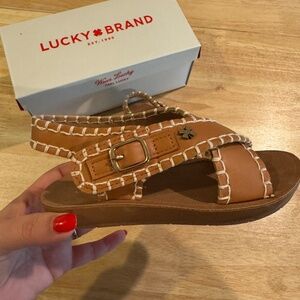 Lucky Brand girls Carmel leather sandals